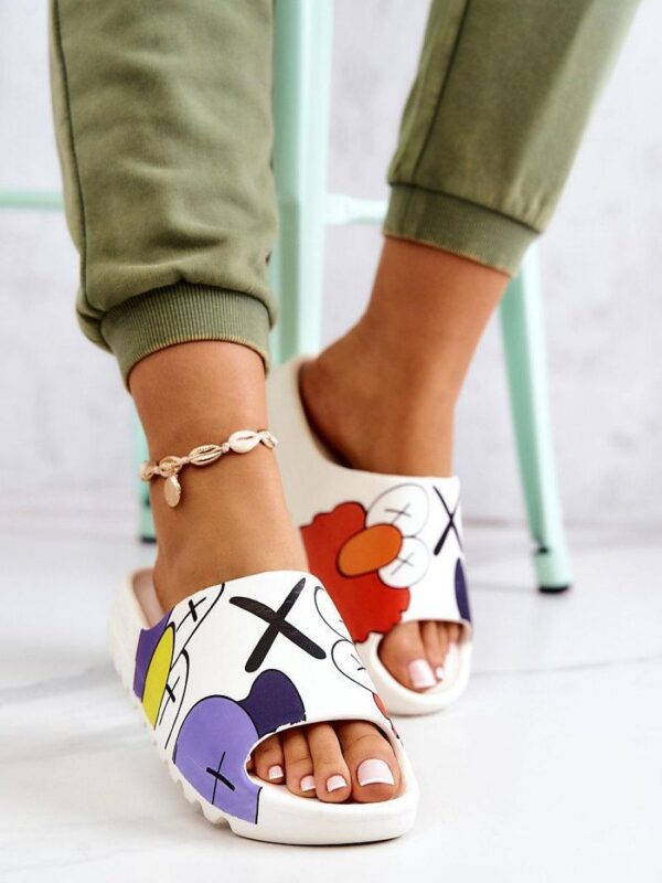 Sandał Klapki Model Monsters CK240P White - Step in style - obrazek 3