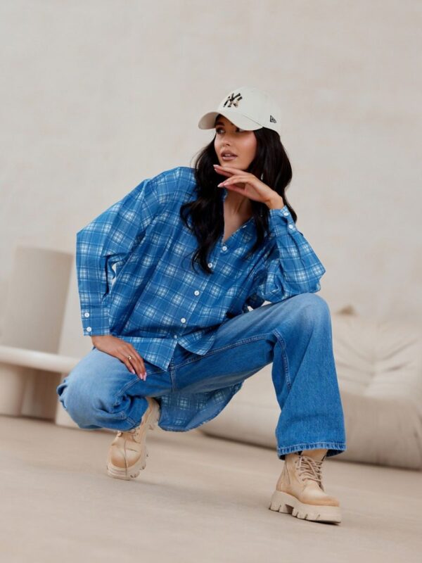 Koszula Damska Model Olly BLU0198-A29 Blue - Roco Fashion - obrazek 2