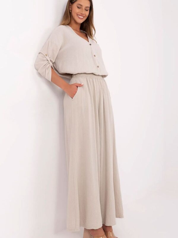 Spodnie Damskie Model MI-SP-2563.84 Beige - Italy Moda - obrazek 3