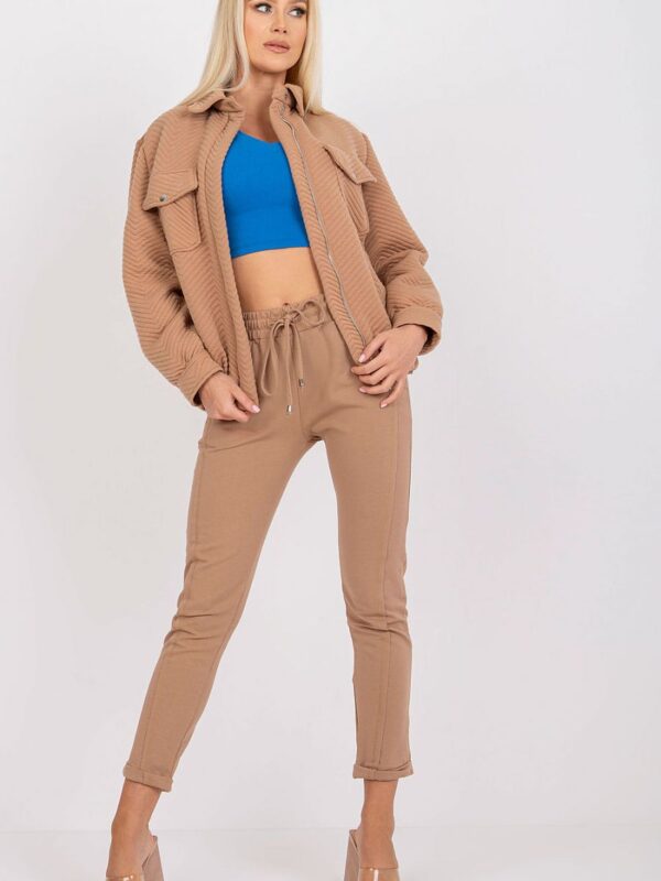 Kurtka Damska Model RV-KR-007.95P Camel - Rue Paris - obrazek 2